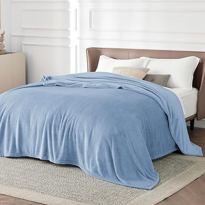 Bedsure Fleece Blanket – Lightweight & Cozy