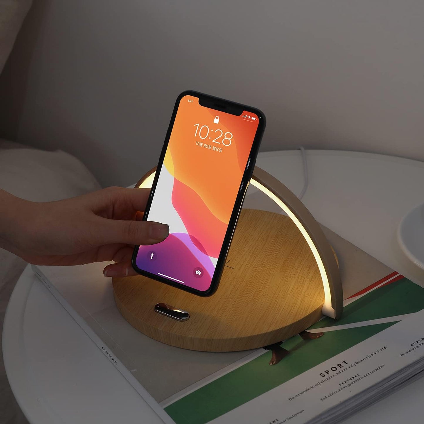 Modern Simple Wireless Charging Nightlight (Wood), Max.15W Fast Wireless Charger, Touch Control, 3-Level Brightness, for Galaxy S10/S20/Note 10, iPhone X/11/11 Pro, Airpods 2, LG V50/G7/G8